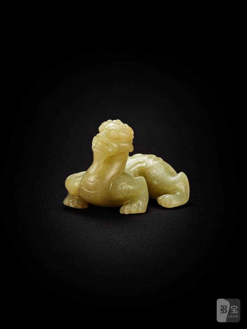 清　黃玉瑞獸 | A YELLOW JADE FIGURE OF A MYTHICAL BEAST